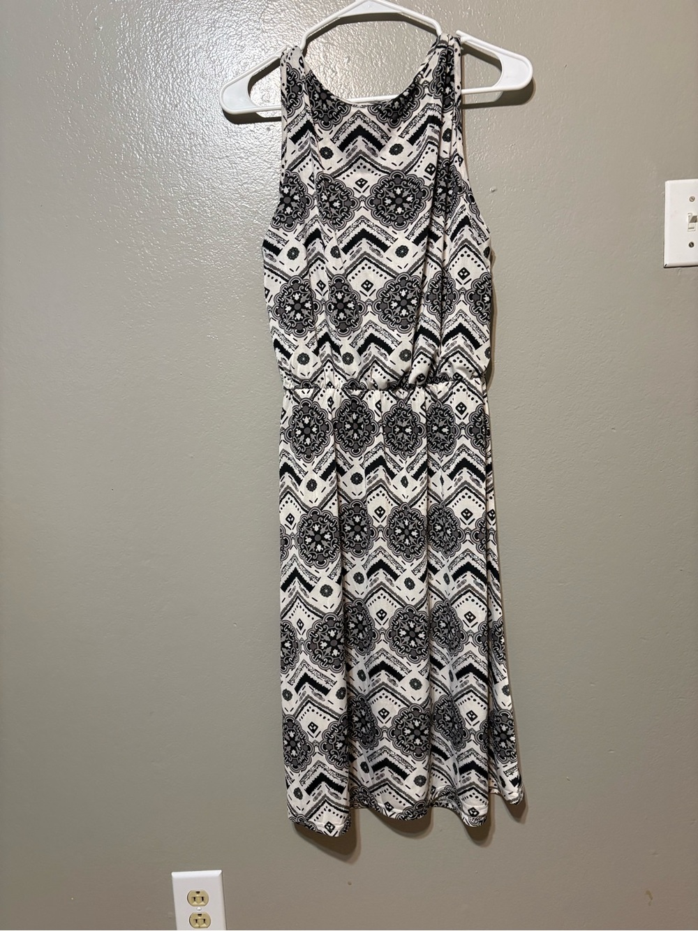 Women’s Sleeveless NWT Studio West Black & White Cowl Printed Midi Dress Size L - Picture 10 of 14
